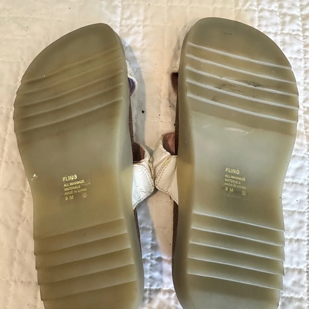 Mudd sandals
